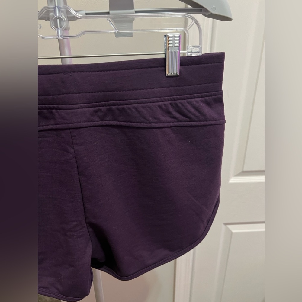 Victoria Secret Sport Medium Rise Drawstring Ruffle Shorts Size Medium N… - Picture 12 of 14